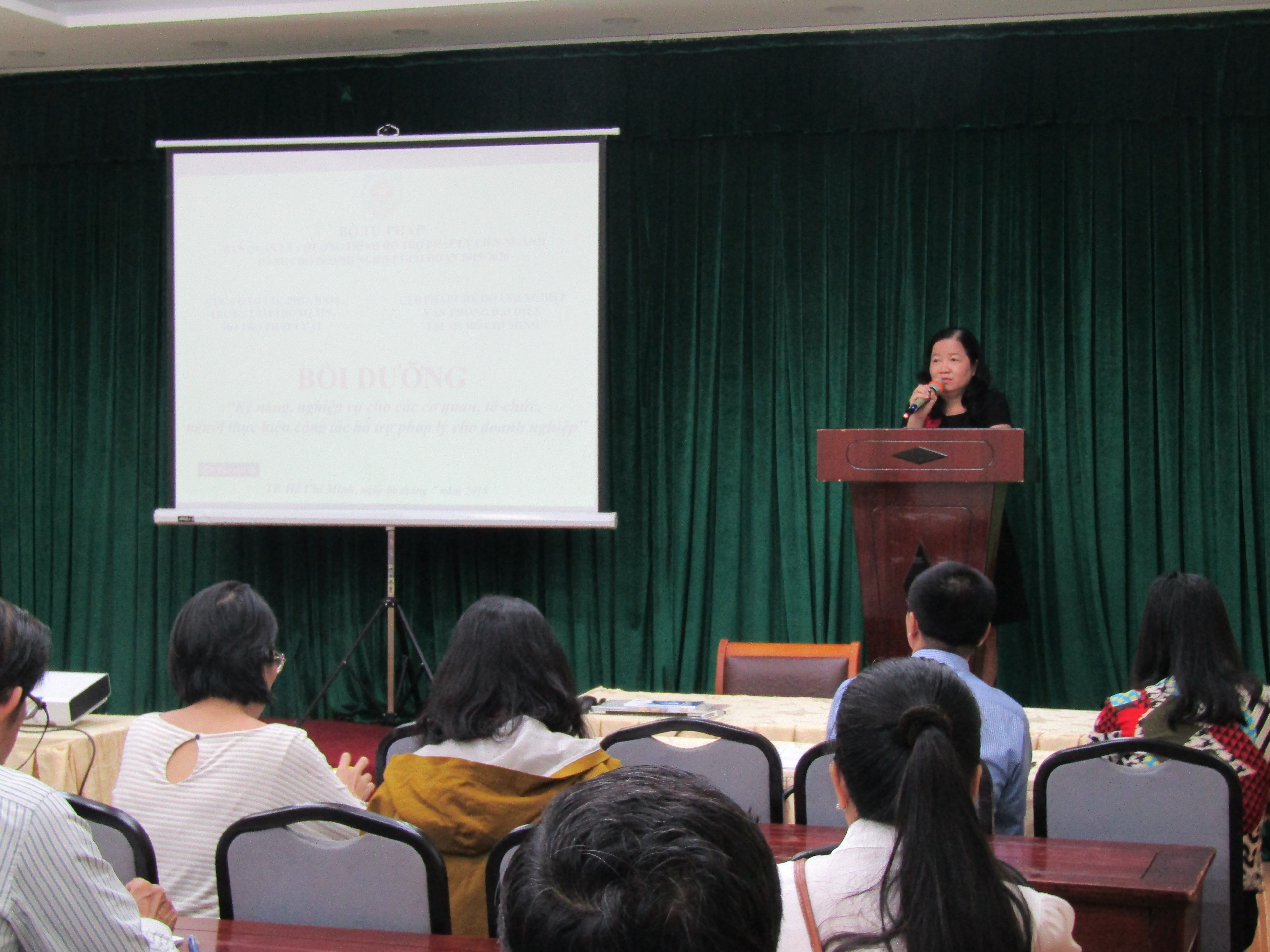 Bà Huỳnh Thị Lệ Thủy phát biểu khai mạc